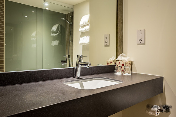 19 Bedrooms and Bathrooms HI Lancs