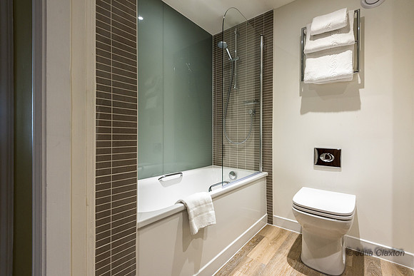 26 Bedrooms and Bathrooms HI Lancs