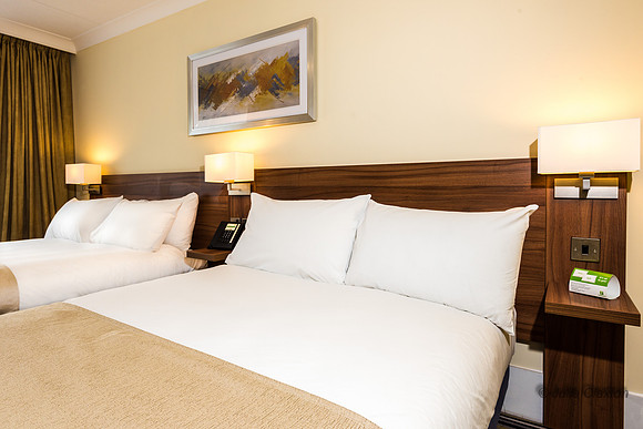 2 Bedrooms and Bathrooms HI Lancs