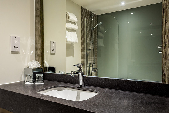 25 Bedrooms and Bathrooms HI Lancs
