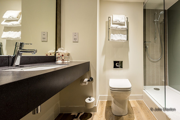 21 Bedrooms and Bathrooms HI Lancs