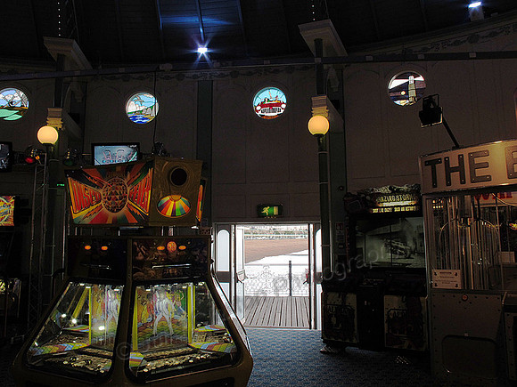 03 Brighton Pier, Interiors, inside outside